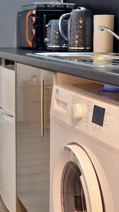 Brand New Collection Of Studios Close To Tube Station Londres Exterior foto